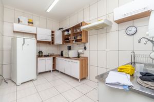 Image 21 - 922049