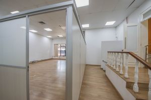 Image 35 - 922051