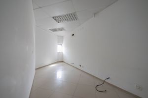 Image 39 - 922051