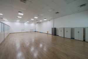 Image 37 - 922051
