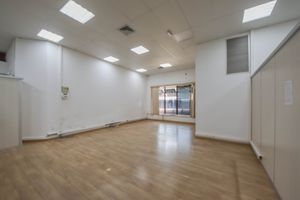 Image 36 - 922051