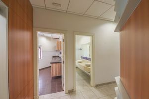 Image 33 - 922051