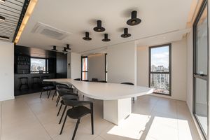 Image 33 - 922053