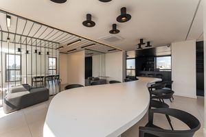 Image 34 - 922053