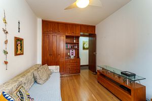 Image 23 - 922060