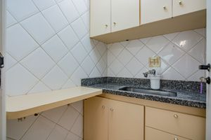 Image 13 - 922066