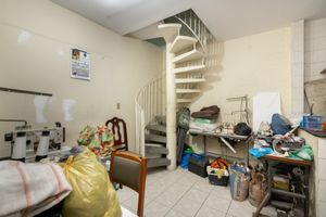 Image 24 - 922074