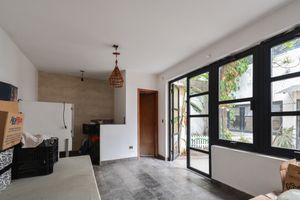 Image 23 - 922084
