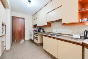 Image 15 - 922084