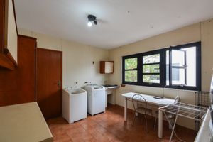 Image 25 - 922084