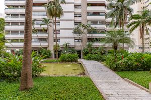 Image 37 - 922090