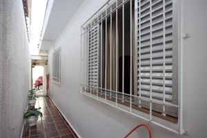 Image 12 - 922104