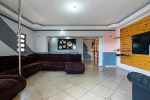 Image 32 - 922111