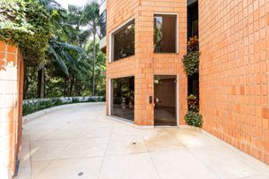 Image 70 - 922112
