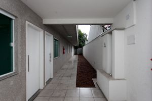 Image 21 - 922121