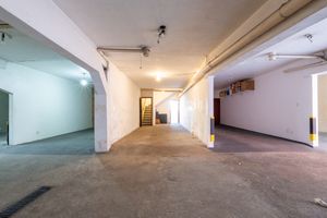 Image 34 - 922125
