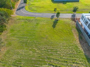 Image 25 - 922130