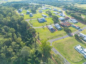 Image 33 - 922130