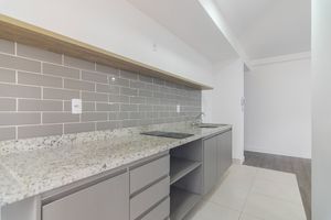 Image 21 - 922131