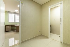 Image 10 - 922135