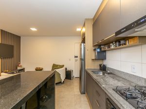 Image 6 - 922161