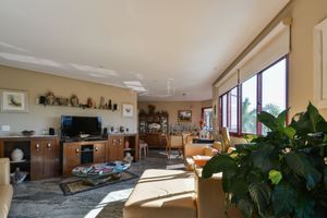 Image 4 - 922176