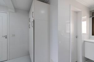Image 33 - 922177