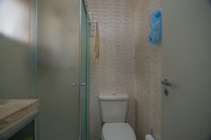 Image 22 - 922179