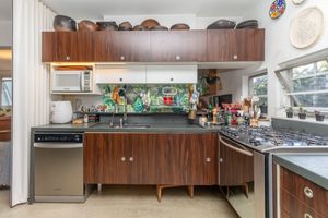 Image 18 - 922223