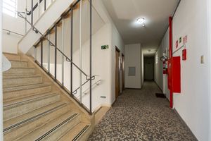 Image 16 - 922231