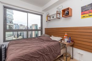 Image 8 - 922237