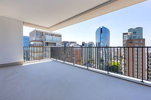 Image 23 - 922245