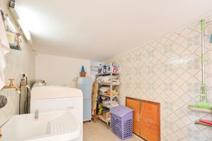 Image 39 - 922249