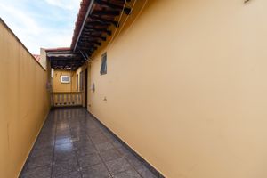 Image 32 - 922251
