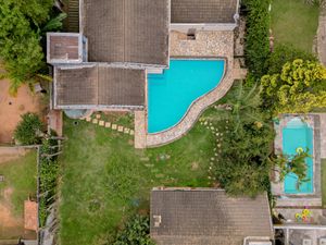 Image 35 - 922256