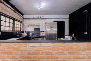 Image 19 - 922256