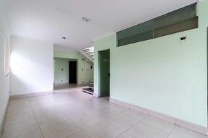 Image 4 - 922261