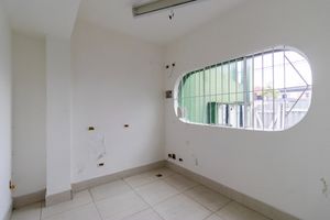 Image 13 - 922261