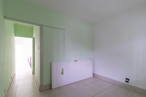 Image 37 - 922261
