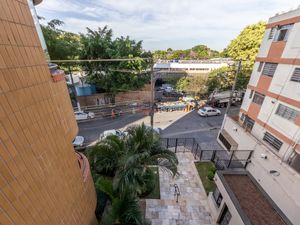 Image 11 - 922268