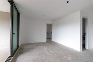 Image 4 - 922272