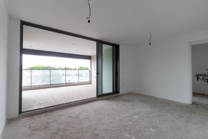 Image 5 - 922272