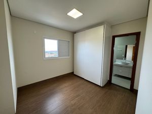 Image 7 - 922282