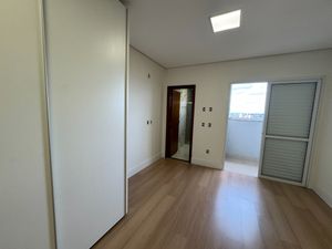 Image 15 - 922282