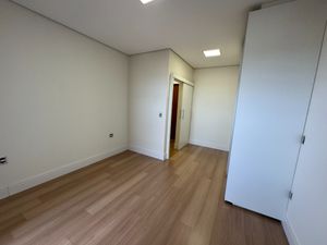 Image 18 - 922282