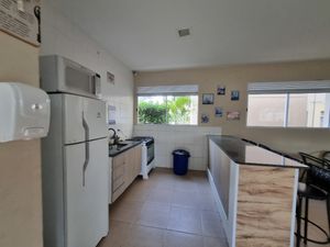 Image 21 - 922285