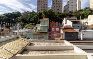 Image 18 - 922295