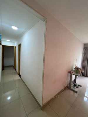 Image 12 - 922301