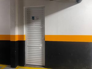 Image 19 - 922304