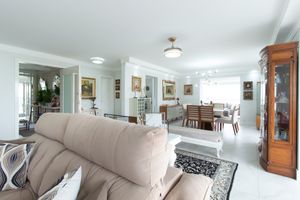 Image 4 - 922310